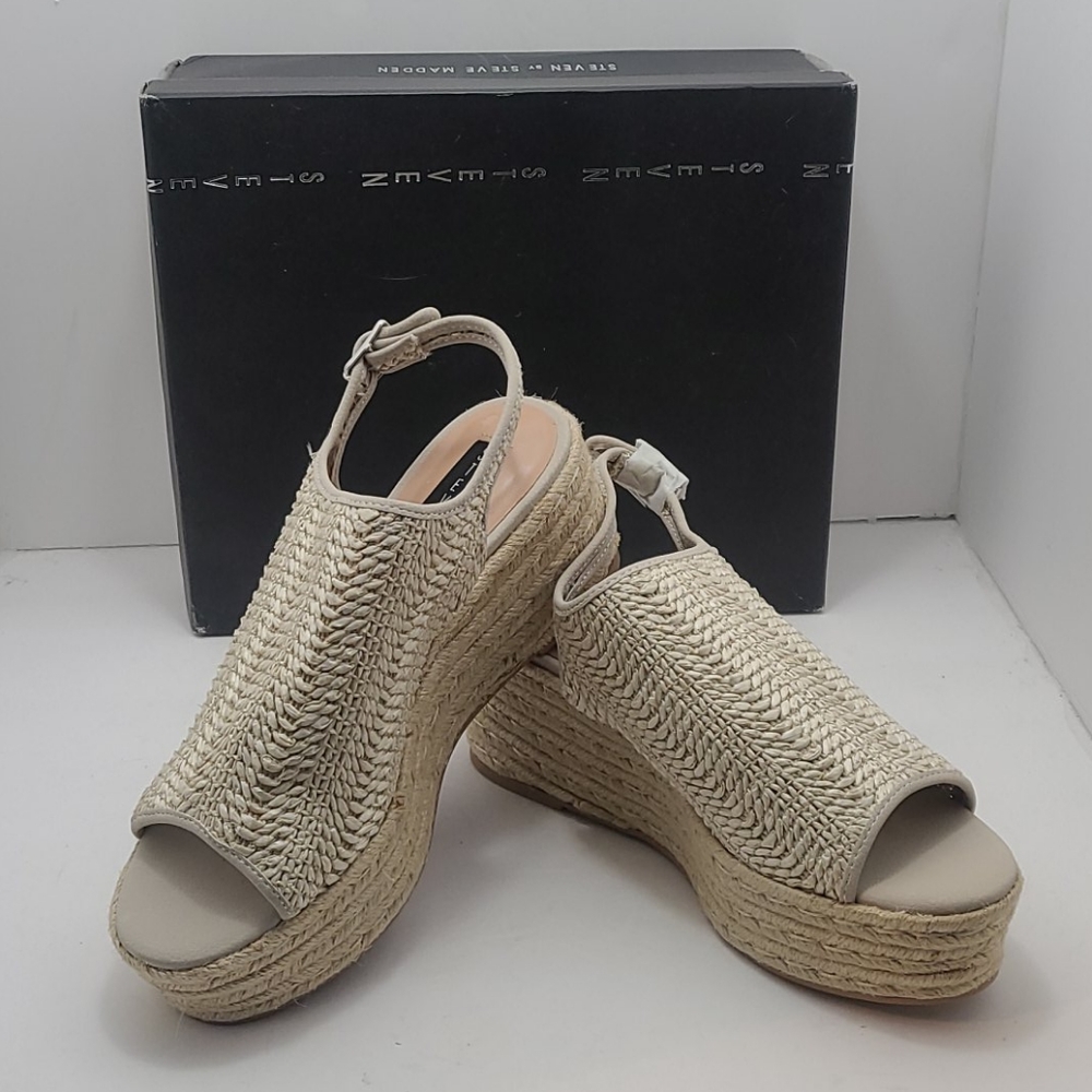 Steve madden woven sandals